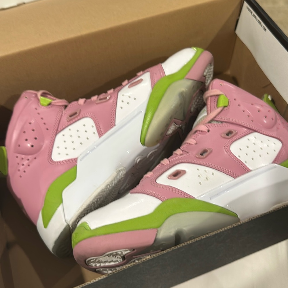 Nike Air Jordan Retro 6-17-23 (GS) 
Worn once, excellent condition